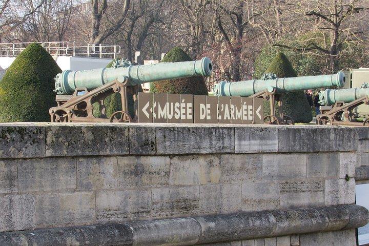 レ・アンヴァリッドのパリ・ナポレオン墓地と陸軍博物館