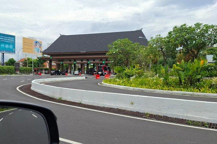 ヌサドゥア出発、バリ空港国際空港 (DPS) への送迎
