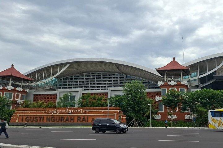 ヌサドゥア出発、バリ空港国際空港 (DPS) への送迎