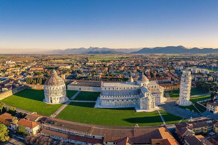 Private Lucca-Pisa Day Trip from Florence with Cathedral Complex