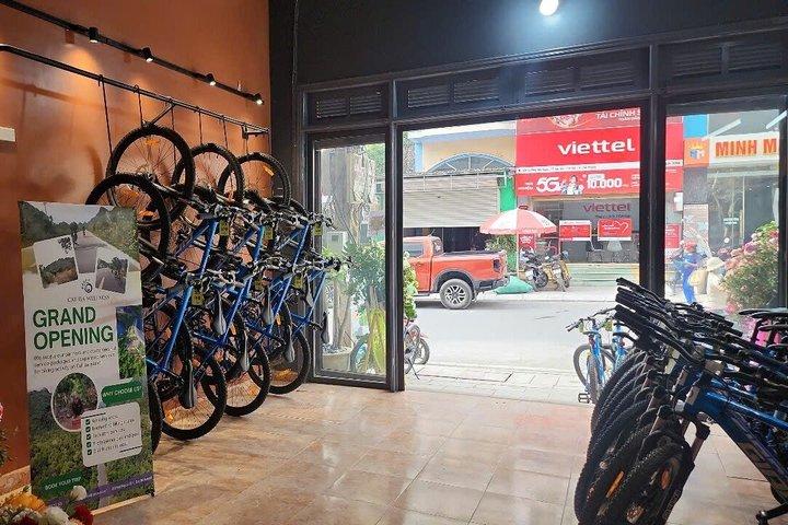 Cat Ba Dagtour : Fiets-, boot- en kajakavontuur