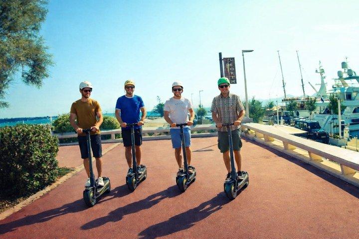 カンヌの電動スクーターツアーでスタイリッシュに街を散策