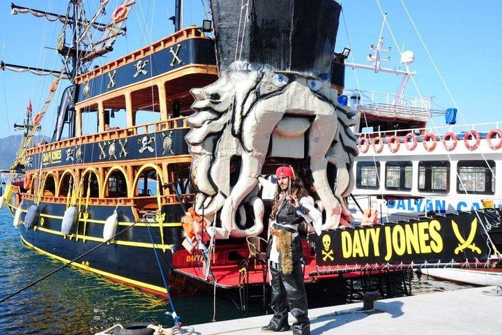Croisière en bateau familiale sur le thème des pirates de Marmaris avec déjeuner