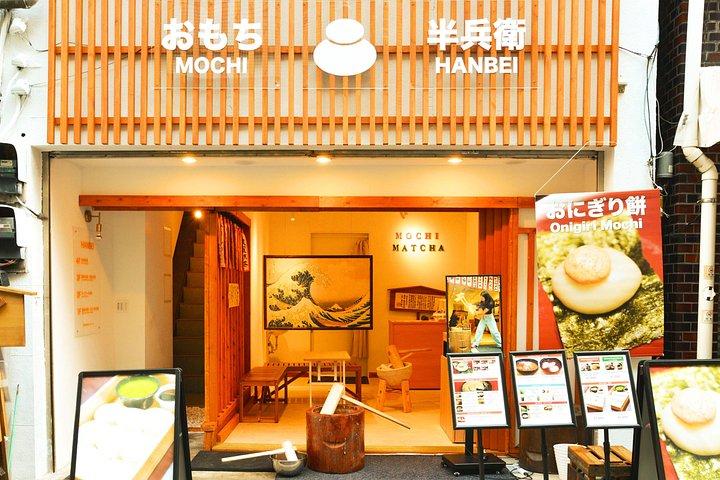 東京・浅草で日本餅つき体験