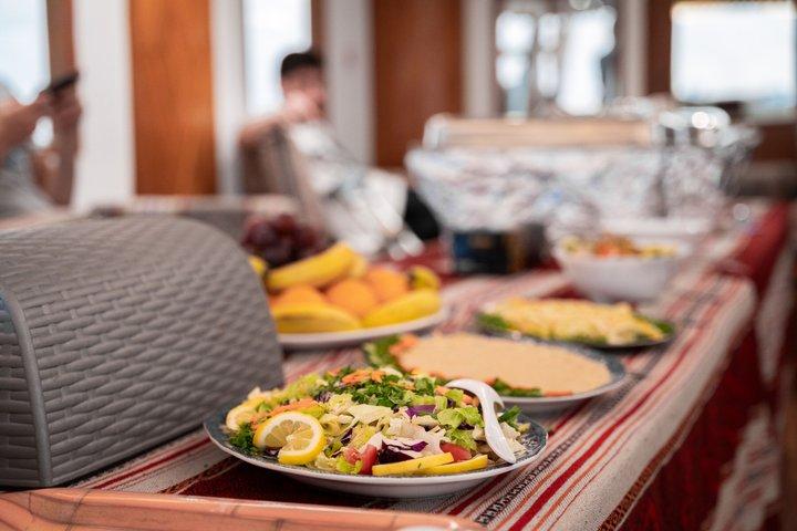 Doha : Excursion en croisière sur dhow au dîner sous la lune avec transferts