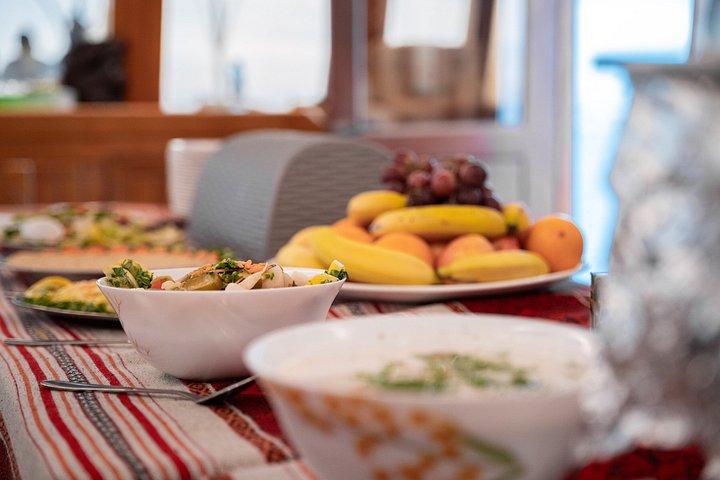 Doha : Excursion en croisière sur dhow au dîner sous la lune avec transferts