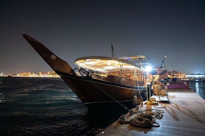 Doha : Excursion en croisière sur dhow au dîner sous la lune avec transferts