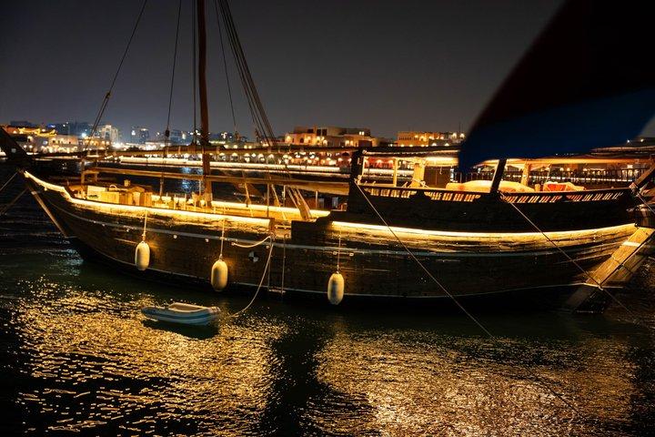 Doha : Excursion en croisière sur dhow au dîner sous la lune avec transferts