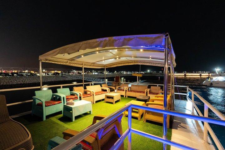 Doha : Excursion en croisière sur dhow au dîner sous la lune avec transferts