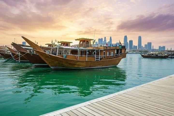 Doha : Excursion en croisière sur dhow au dîner sous la lune avec transferts