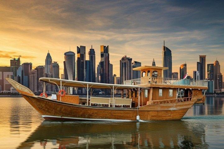 Doha : Excursion en croisière sur dhow au dîner sous la lune avec transferts