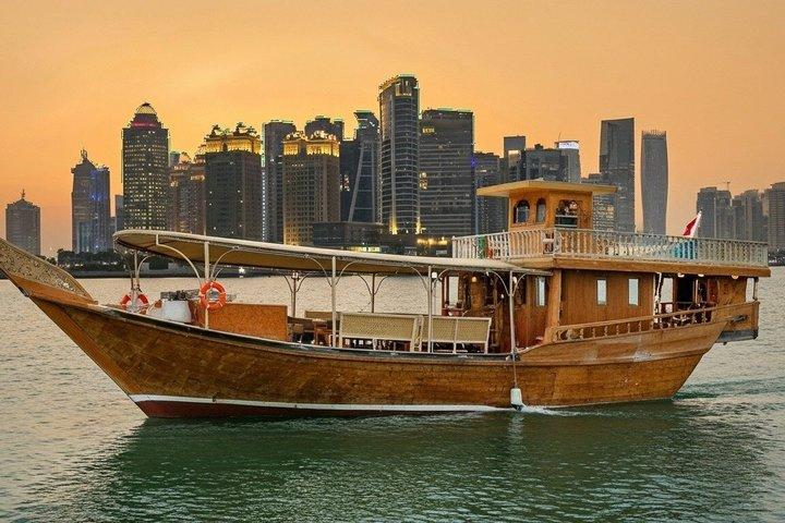 Doha : Excursion en croisière sur dhow au dîner sous la lune avec transferts