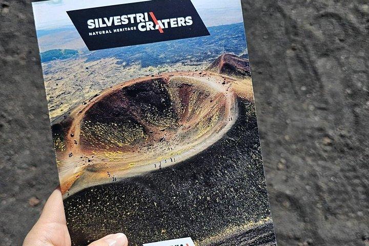 エトナ山ツアー、シルヴェストリ火口見学、ワイン4種の試飲、ワインセラーでのランチ