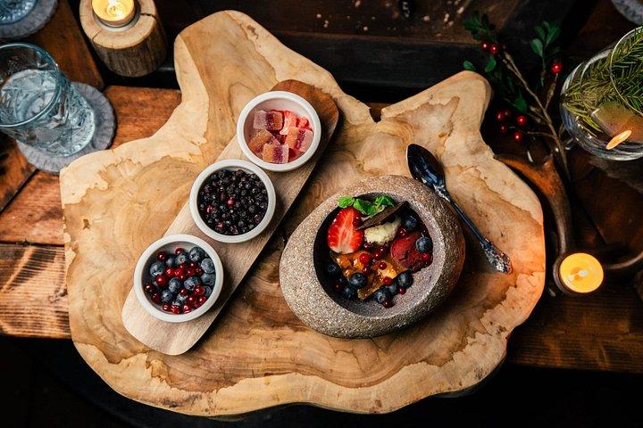ラグジュアリーロヴァニエミサファリプライベートスノーヴェーツアー3名付き-コースランチ