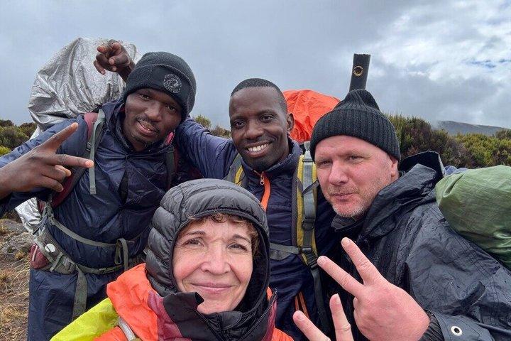1 Montanha Kilimanjaro Day Hike via Marangu Route Mandara Hut