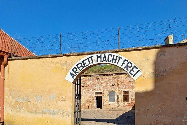 Udflugt fra Prag til koncentrationslejren i Theresienstadt. På spansk