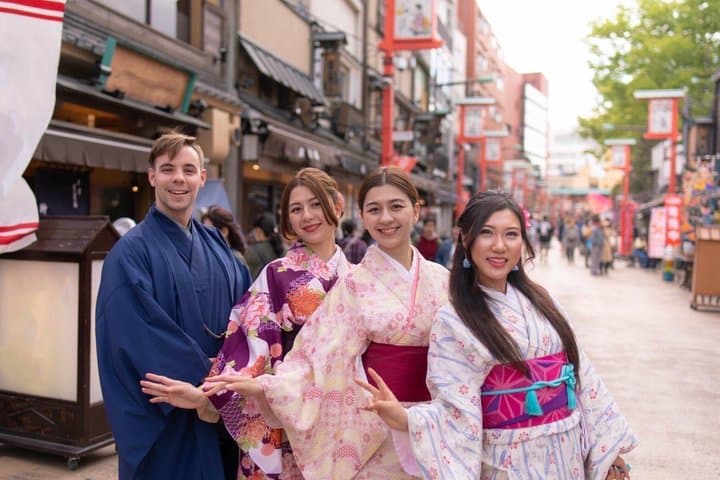 Tokyo: Kimono Rental Experience in Asakusa