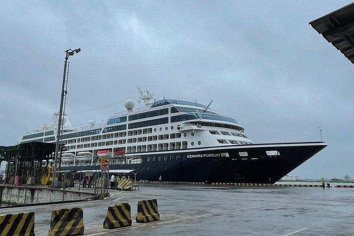 スマラン港海岸小旅行とボロブドゥール寺院日帰り旅行