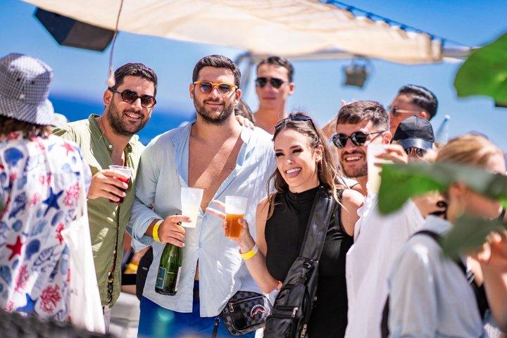 イビサ島ボートパーティー3時間オールインクルシブドリンク＆DJ＆スイムストップ