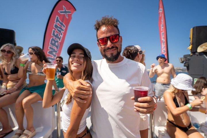 イビサ島ボートパーティー3時間オールインクルシブドリンク＆DJ＆スイムストップ