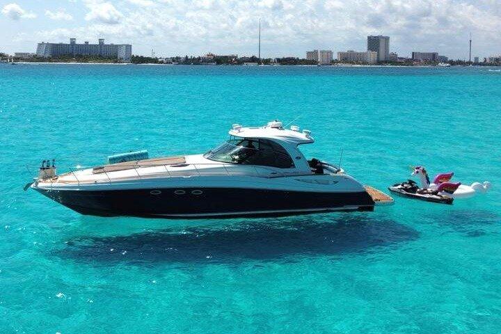 Luxo Private Yacht Charter por 52 pés Sea Ray Sundancer