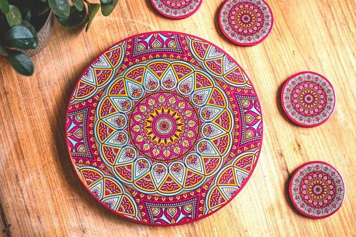 Einzigartige Kunst aus ecuadorianischem Harz, die mit einem lokalen Designer erstellt wurde