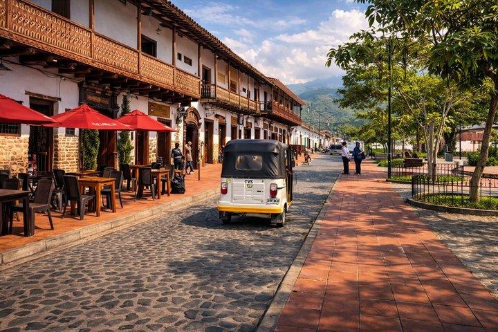 Tour privado à cidade de Santa Fé de Antioquia e fazenda de café.