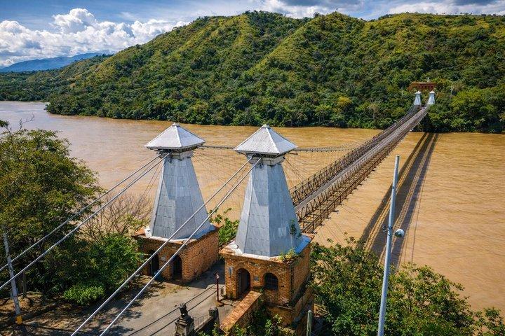 Tour privado à cidade de Santa Fé de Antioquia e fazenda de café.