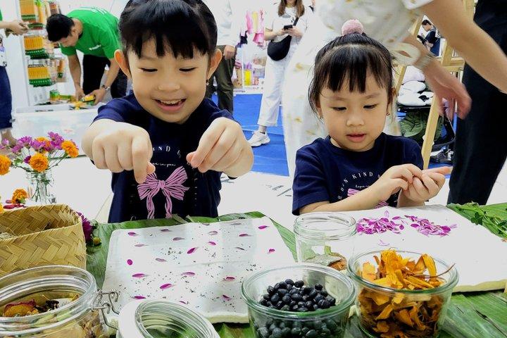 Create Unique Textile Art with Indonesian Flowers