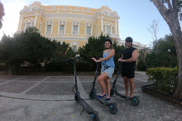 Mérida in E-Scooter : Paseo de Montejo e Parco La Plancha