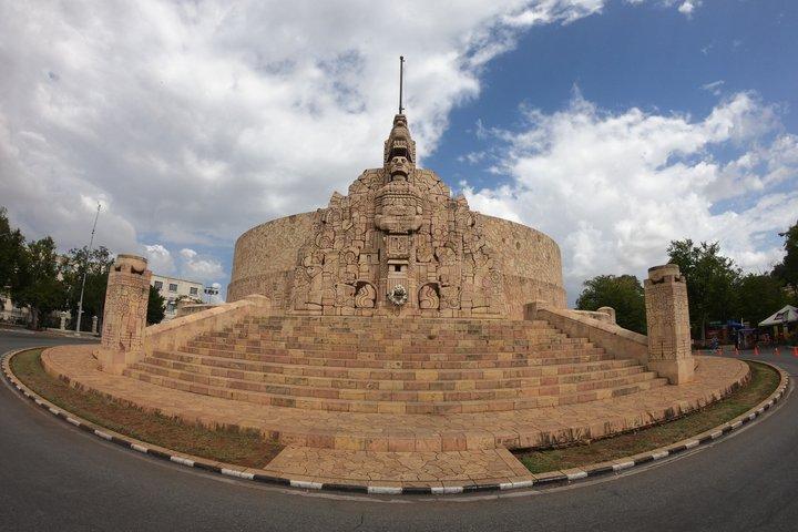 Mérida in E-Scooter : Paseo de Montejo e Parco La Plancha