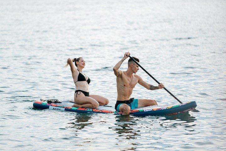 プレミアムニャチャン湾ヨットサンセットツアーとグルメディナー