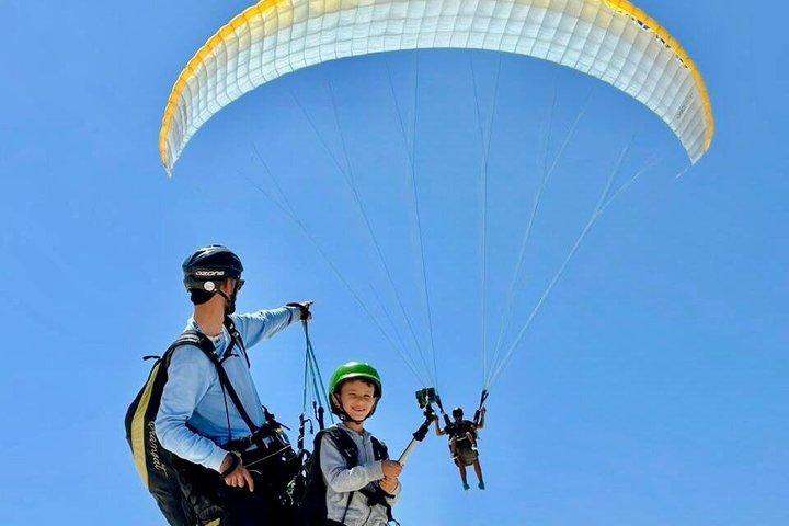 Paragliding experience in Agafay desert from Marrakech