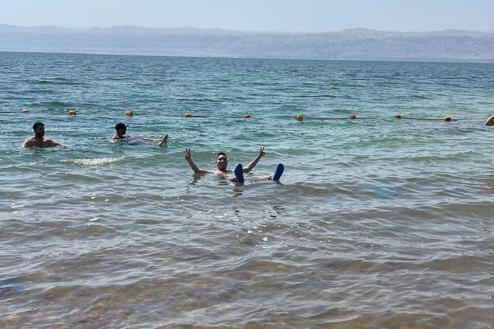 アンマン発プライベートペトラと死海日帰りツアー