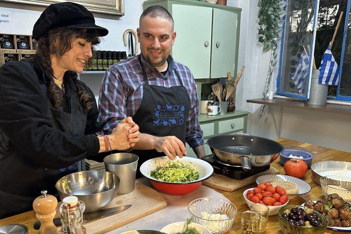 Athènes: Cours de meze du soir avec vin et spiritueux