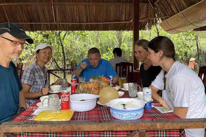 私のトーとベン・トレでのサンパン乗船日帰り旅行
