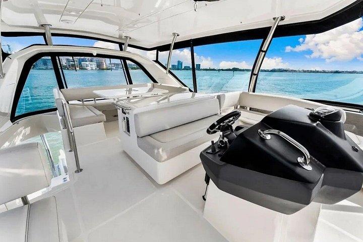 Sarasota - 50’ Memory Maker | Aquila Power Catamaran - 4 Hour