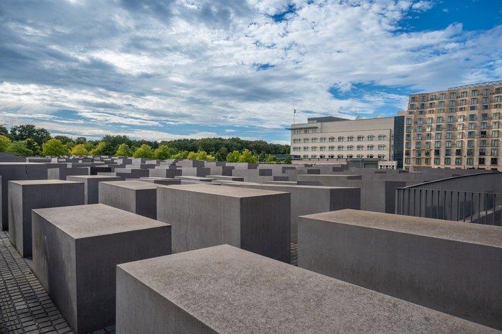 Shared Guided Walking Tour to Berlin