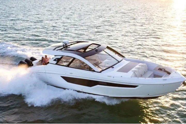 Sarasota- 43’ Giddy Up | Cruisers Yachts GLS 42- 3 Hour
