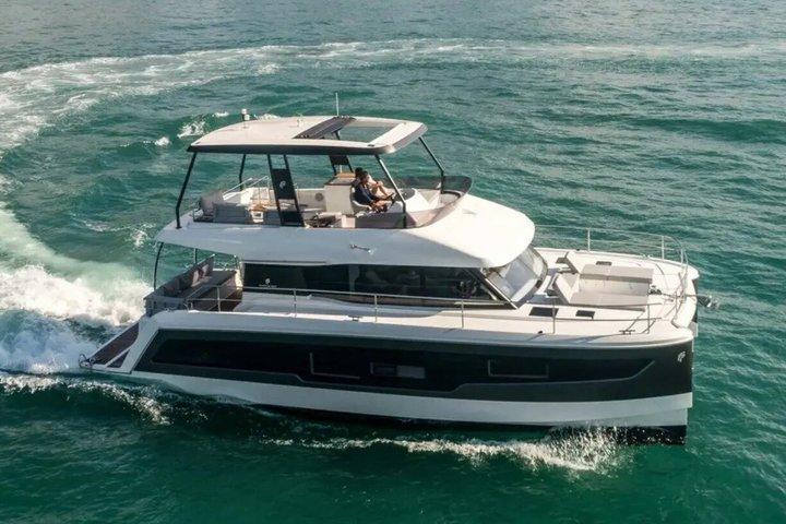 St. Pete - 40' Congetta | Fountaine Pajot MY5 Power Katamaran - 4 timer