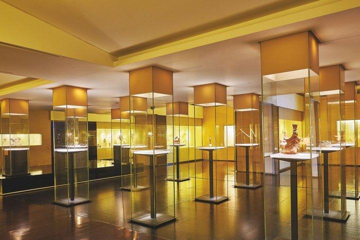 ボゴタ市内観光（2つの博物館とモンセラート寺院への入場付き）
