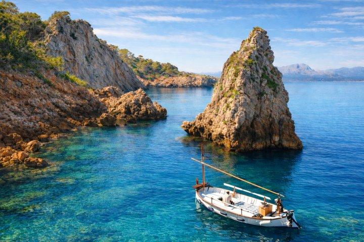 Alcudia Boat Tour Visita luoghi accessibili solo in barca