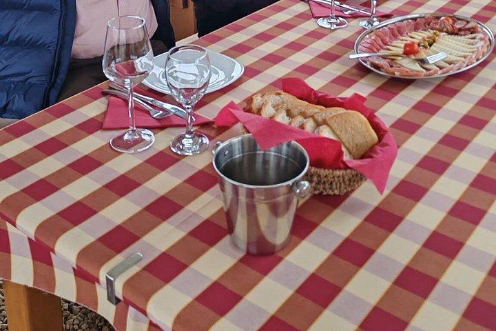 ドゥブロヴニク発コナヴレ渓谷ワイン試飲（軽食付き）