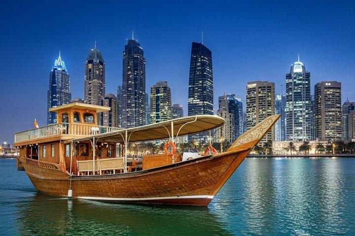 Doha : Dhow Cruise Diner Live BBQ Buffet en hoteltransfer