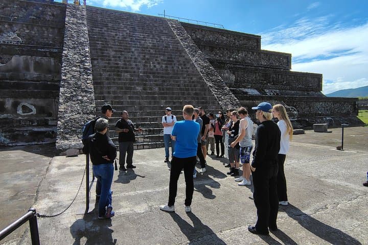 Teotihuacan Early Access – Small Group, No Tourist Traps
