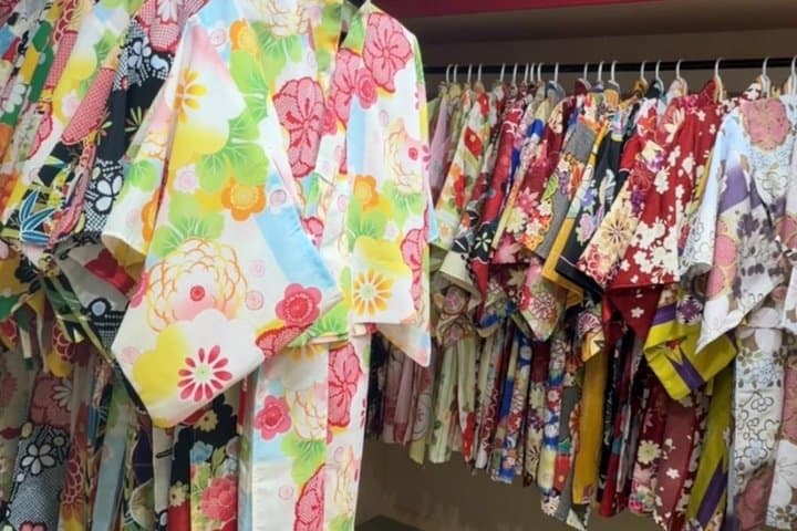 Instagrammable Kawaii Kimono Rental: Harajuku & Takeshita