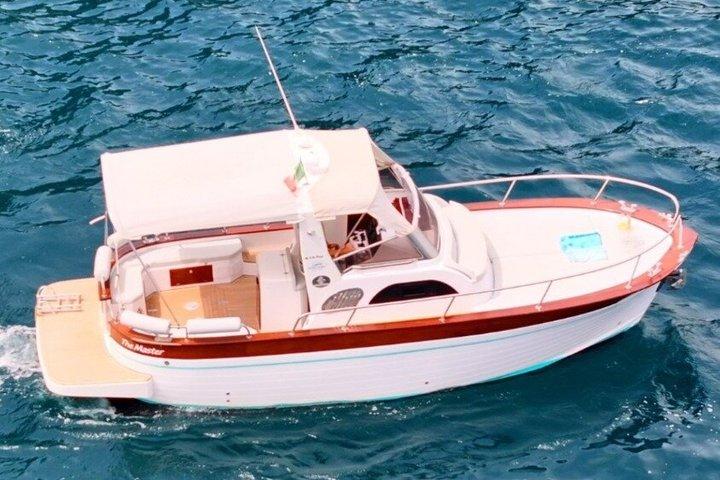 ポジターノ発 : 小グループでアマルフィ海岸のサンセットボートツアー