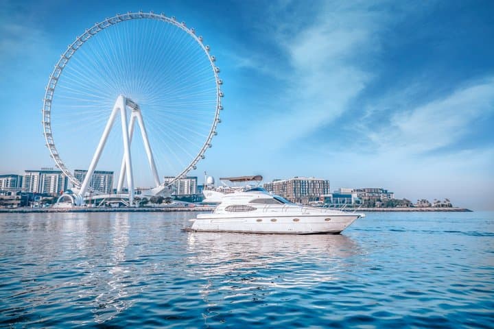 3 Hour Best Luxury Boat Trip upto 12 guests Private event