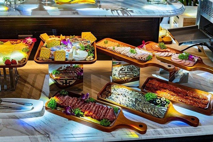 サイゴン水上人形ショーと豪華ディナークルーズ