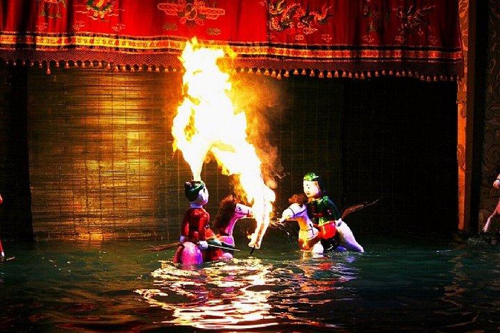 サイゴン水上人形ショーと豪華ディナークルーズ